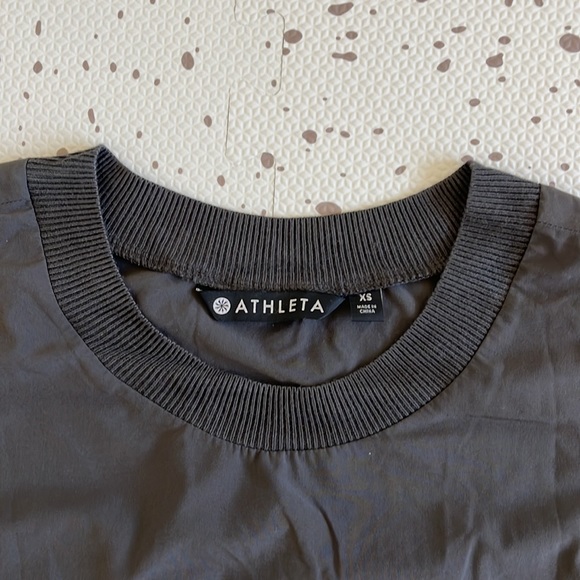 💘 ATHLETA - GRAY PERFORMANCE TANK - Picture 2 of 3